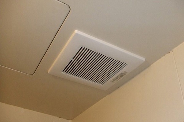 Hệ thống quạt thông gió giúp phòng tắm được khô thoáng, tránh mùi ẩm mốc