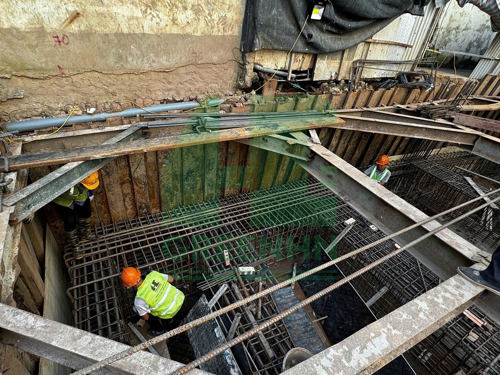 Lắp đặt cốt thép thi công móng bè