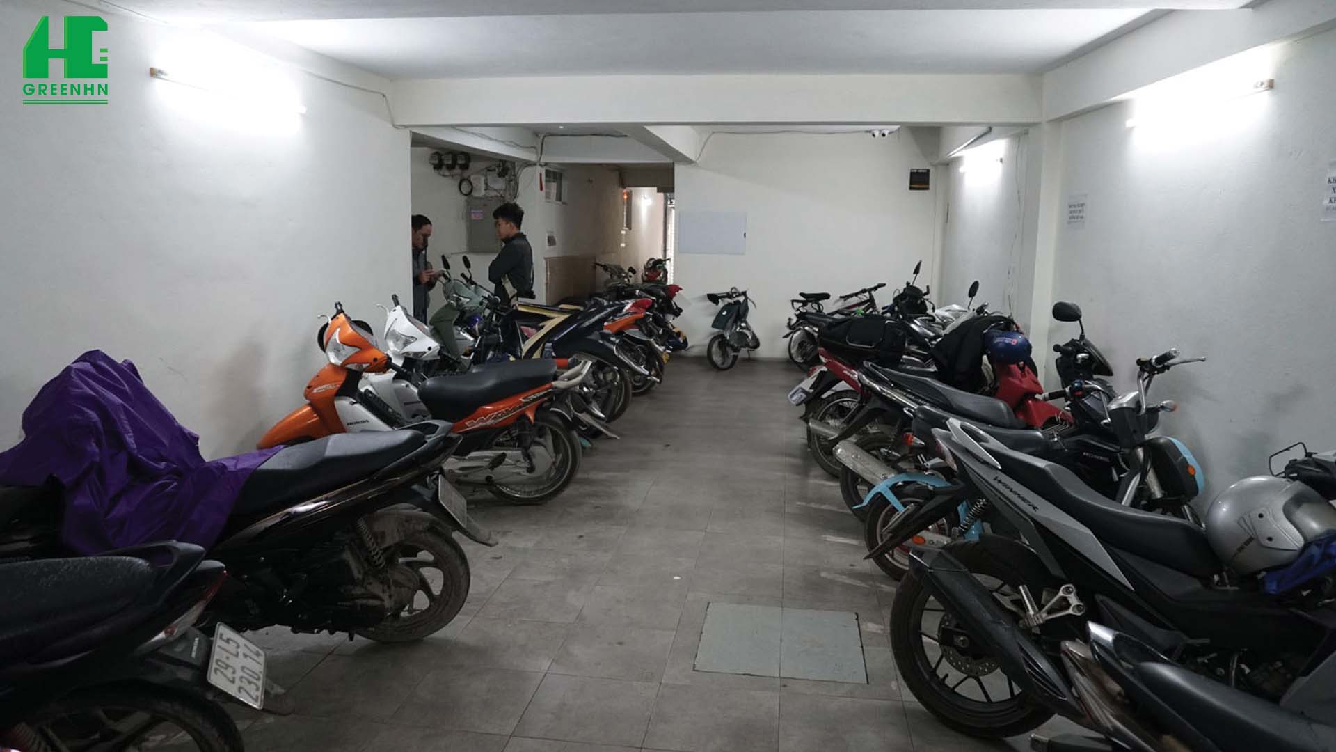 Thiết kế nhà có tầng hầm 5x20m rộng rãi làm nơi để xe
