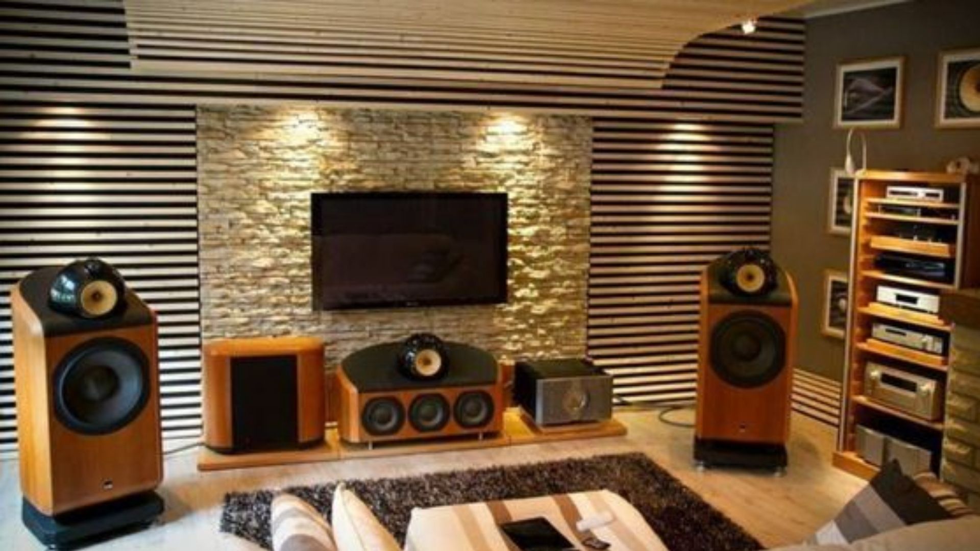 Mẫu phòng karaoke gia đình đơn giản