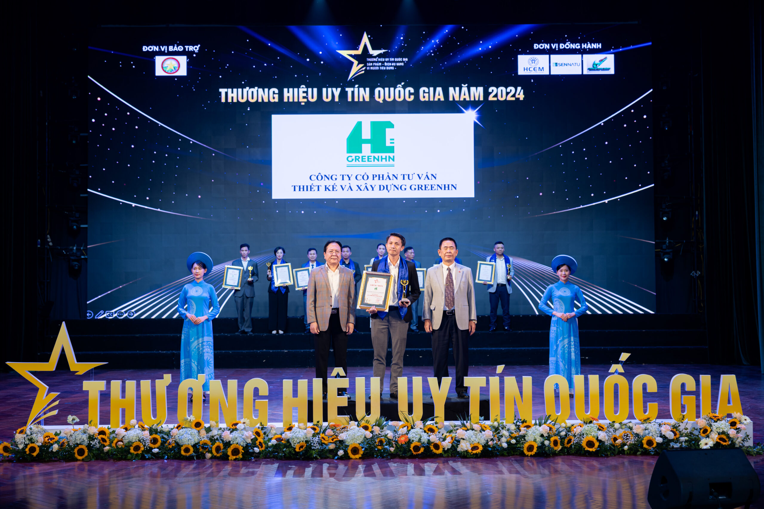 Tự hào vinh danh GreenHN - TOP 10 Thương Hiệu Uy Tín Quốc Gia 2024