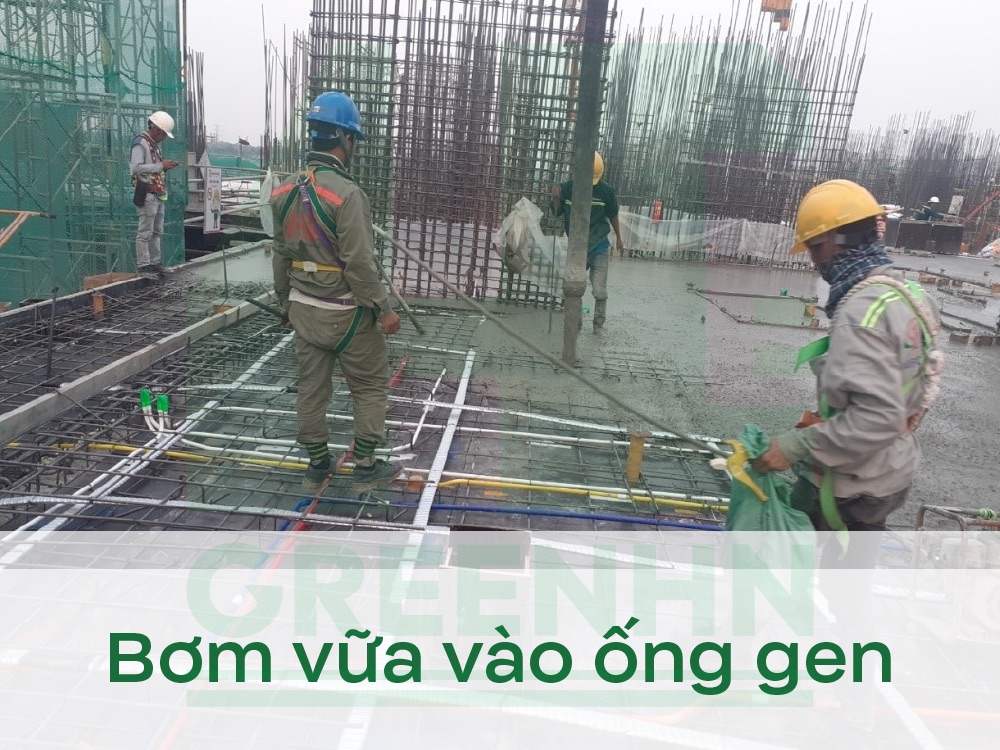 Bơm vữa vào ống gen