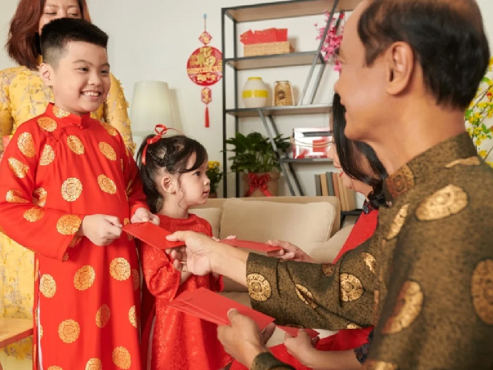 Làm sao để tự xông đất nhà mình đúng cách