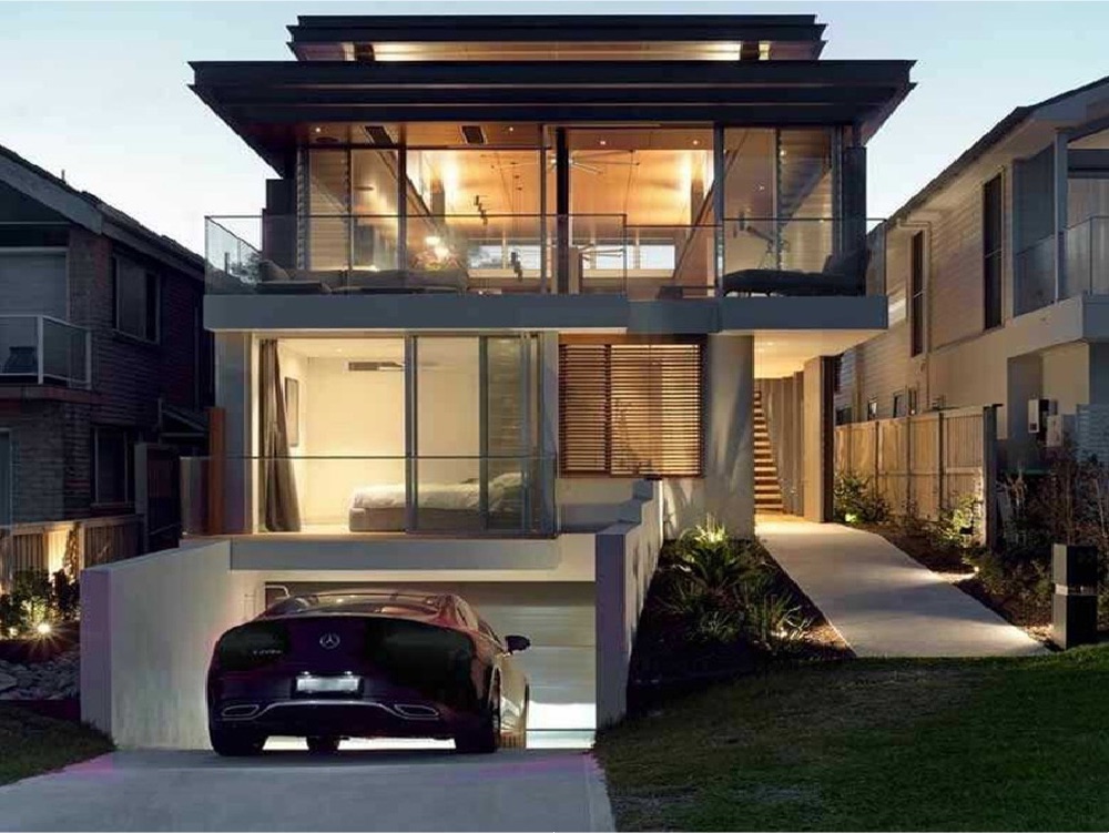 Mẫu nhà 2 tầng có tầng hầm kết hợp sân vườn